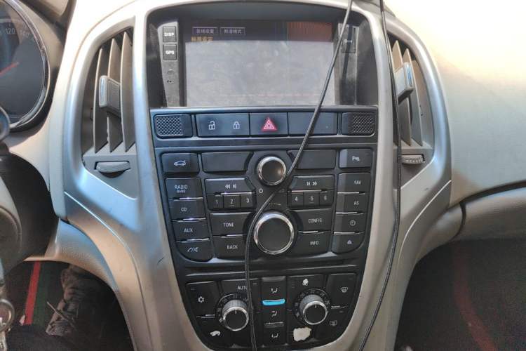 Used Buick GT 2012 GT 1.6L Automatic Fashion Edition Audio And AC Panel