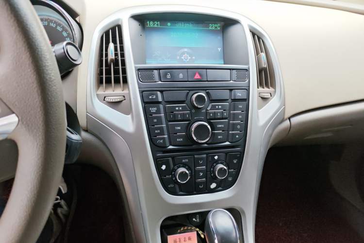 Used Buick GT 2012 GT 1.6L Automatic Fashion Edition Audio And AC Panel