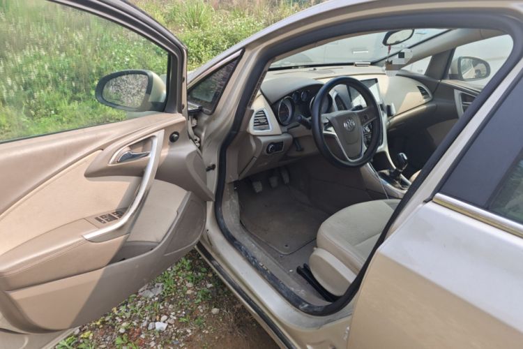 Used Buick GT 2012 GT 1.6L Manual Entry-Level Model Driver Seat