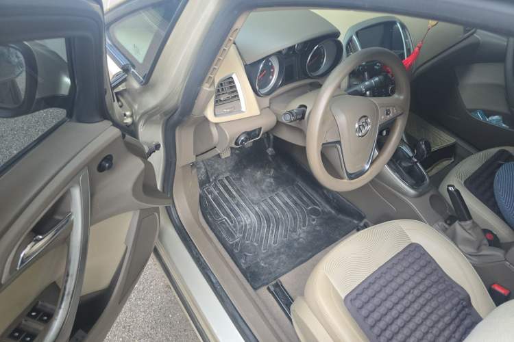 Used Buick GT 2012 GT 1.6L Manual Comfort Edition Driver Seat