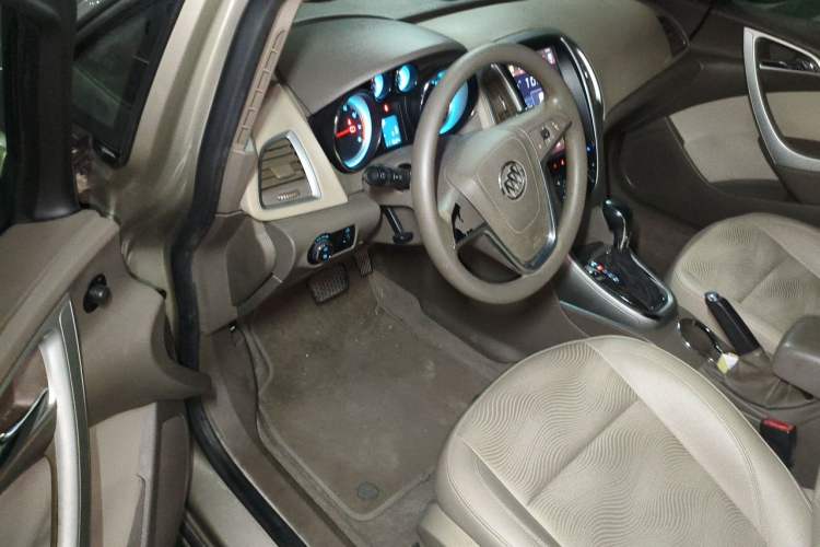 Used Buick GT 2012 GT 1.6L Automatic Fashion Edition Driver Seat