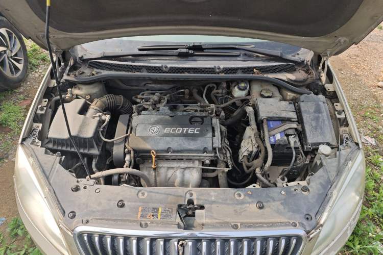 Used Buick GT 2012 GT 1.6L Manual Entry-Level Model Engine Bay