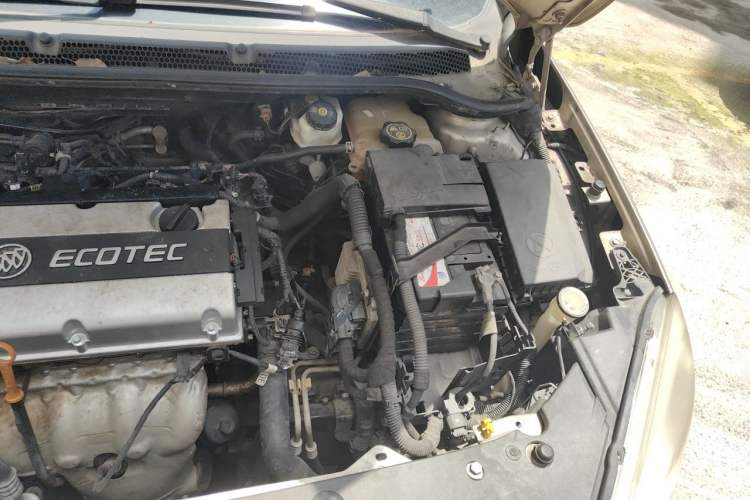 Used Buick GT 2012 GT 1.6L Automatic Fashion Edition Engine Bay Left