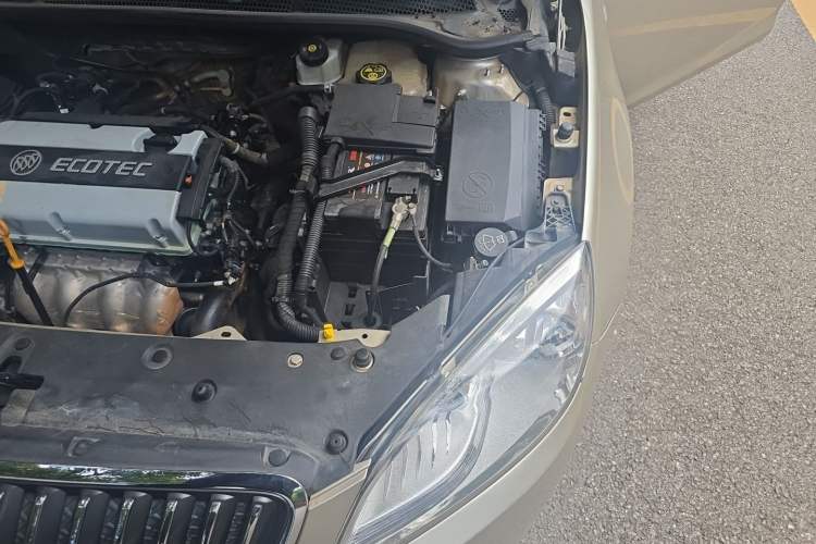 Used Buick GT 2012 GT 1.6L Manual Comfort Edition Engine Bay Left