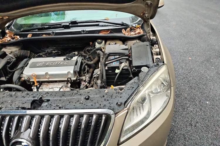 Used Buick GT 2012 GT 1.6L Automatic Fashion Edition Engine Bay Left