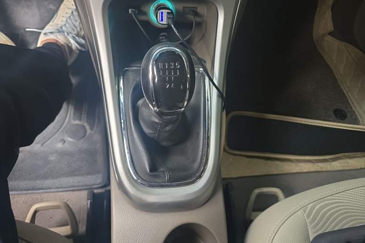 Used Buick GT 2012 GT 1.6L Manual Comfort Edition Gear Lever