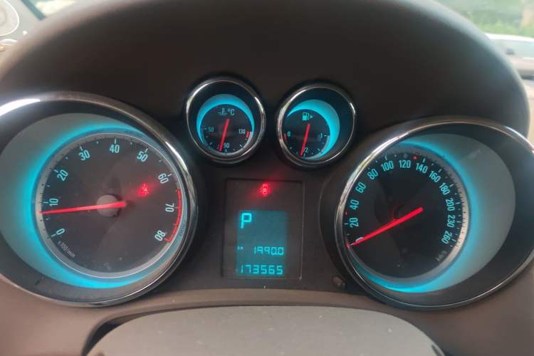 Used Buick GT 2012 GT 1.6L Automatic Fashion Edition Instrument Cluster