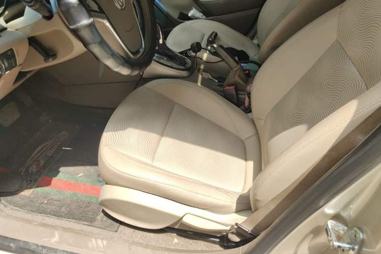 Used Buick GT 2012 GT 1.6L Automatic Fashion Edition Left Front Seat