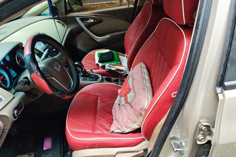 Used Buick GT 2012 GT 1.6L Automatic Fashion Edition Left Front Seat