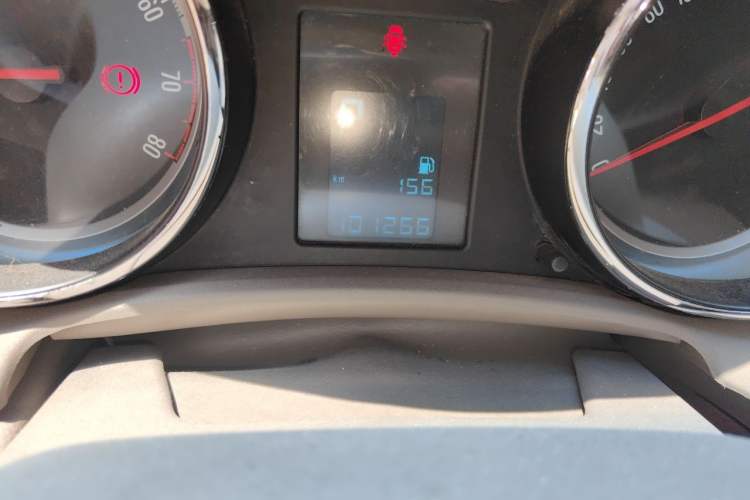 Used Buick GT 2012 GT 1.6L Automatic Fashion Edition Odometer Close Up