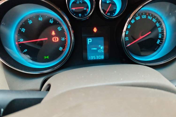 Used Buick GT 2012 GT 1.6L Automatic Fashion Edition Odometer Close Up