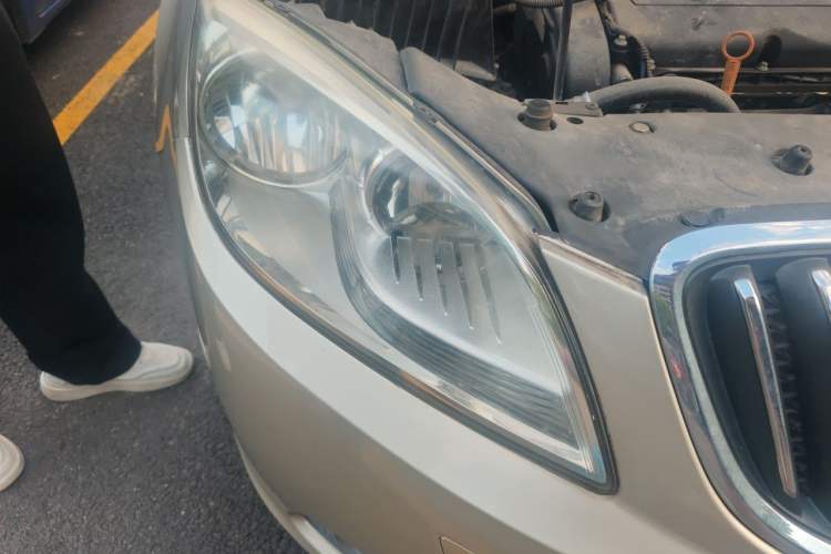 Used Buick GT 2012 GT 1.6L Automatic Fashion Edition Right Front Headlight