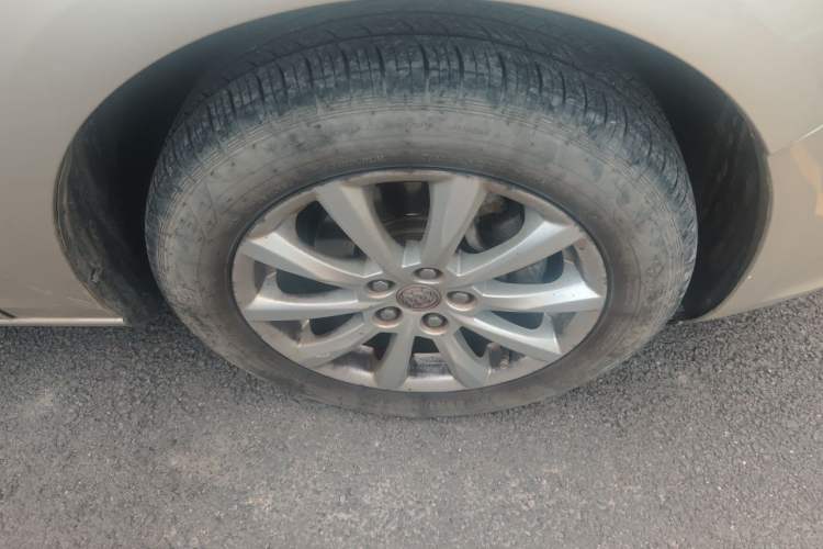 Used Buick GT 2012 GT 1.6L Automatic Fashion Edition Right Front Wheel Hub