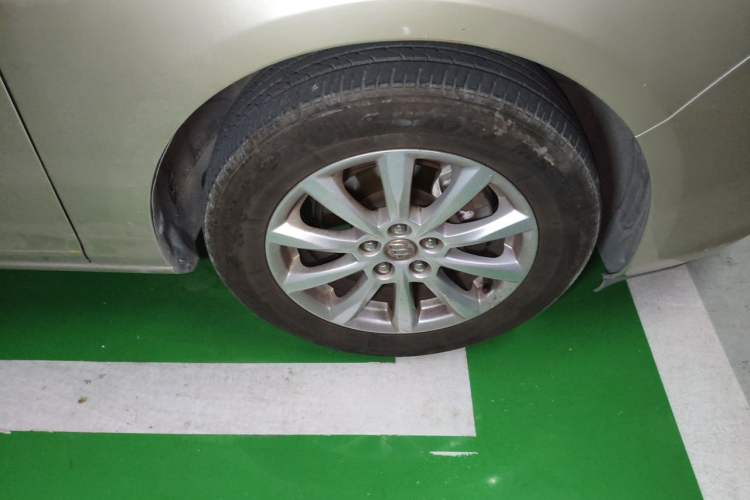 Used Buick GT 2012 GT 1.6L Automatic Fashion Edition Right Front Wheel Hub