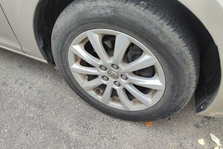 Used Buick GT 2012 GT 1.6L Automatic Fashion Edition Right Front Wheel Hub