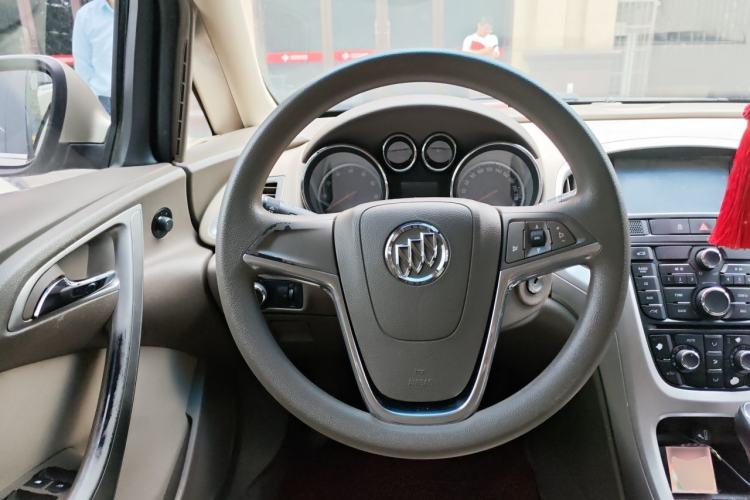 Used Buick GT 2012 GT 1.6L Automatic Fashion Edition Steering Wheel