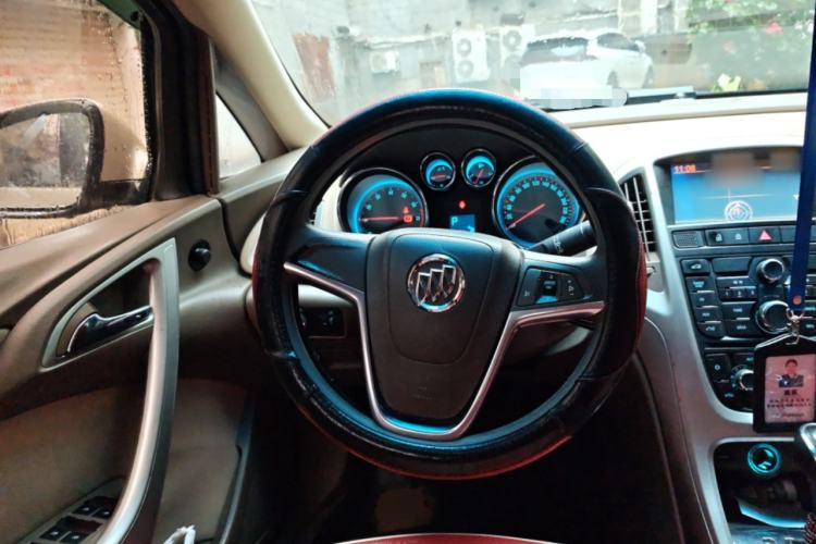 Used Buick GT 2012 GT 1.6L Automatic Fashion Edition Steering Wheel