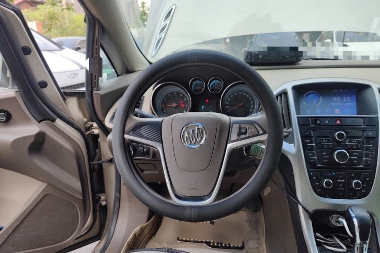 Used Buick GT 2012 GT 1.6L Automatic Fashion Edition Steering Wheel