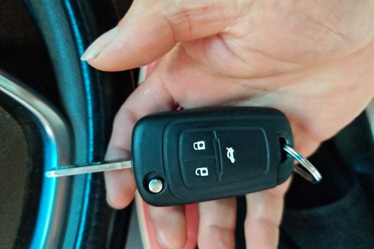 Used Buick GT 2012 GT 1.6L Automatic Fashion Edition Vehicle Key