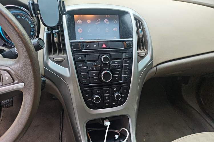 Used Buick GT 2012 GT 1.6L Manual Entry-Level Model Audio And AC Panel