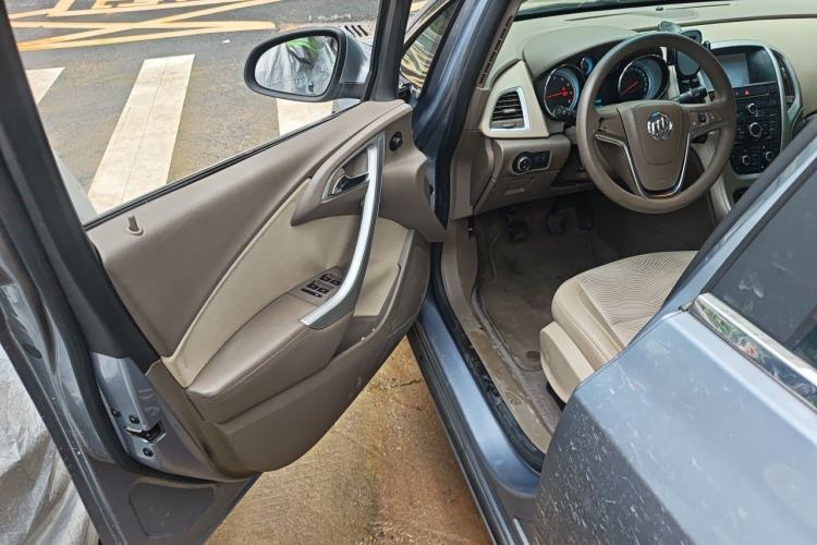 Used Buick GT 2012 GT 1.6L Manual Entry-Level Model Driver Seat