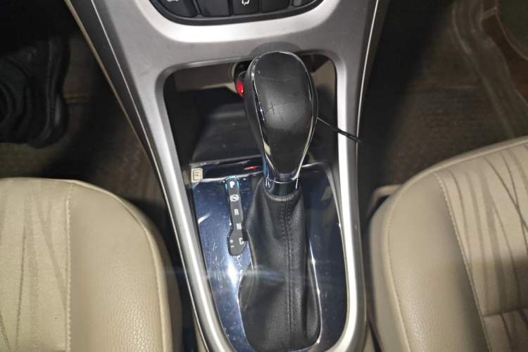Used Buick GT 2012 GT 1.6L Automatic Comfort Edition Gear Lever