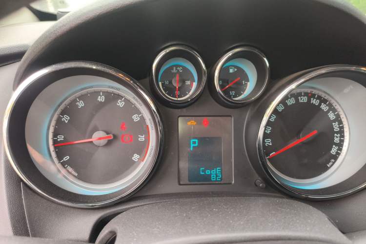 Used Buick GT 2012 GT 1.6T Stylish Sporty Leather Edition Instrument Cluster