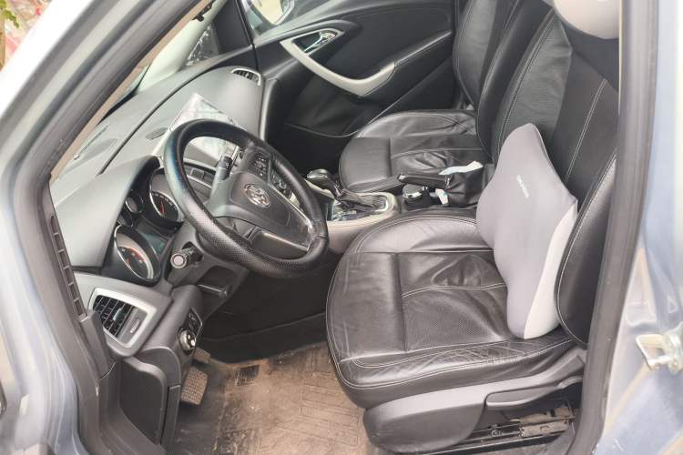 Used Buick GT 2012 GT 1.6T Stylish Sporty Leather Edition Left Front Seat