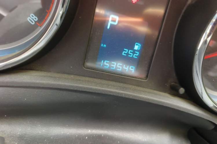 Used Buick GT 2012 GT 1.8L Automatic Fashionable Leather Edition Odometer Close Up