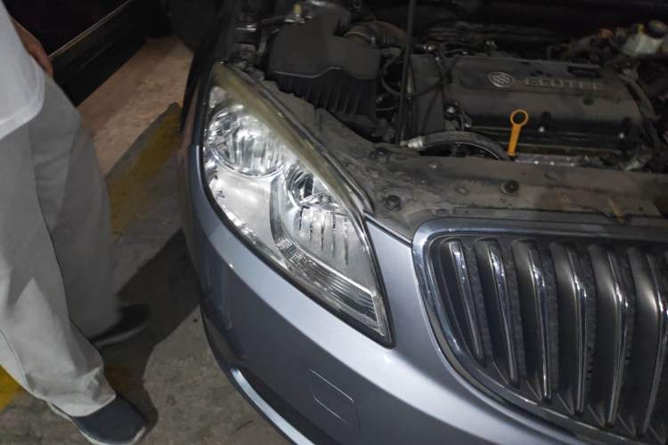 Used Buick GT 2012 GT 1.6L Automatic Comfort Edition Right Front Headlight