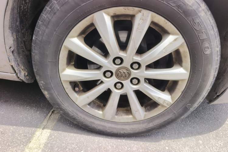 Used Buick GT 2012 GT 1.8L Automatic Fashionable Leather Edition Right Front Wheel Hub