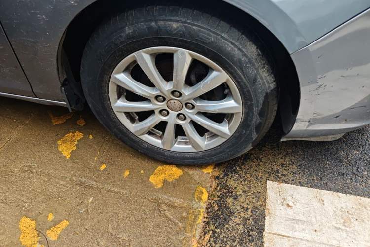 Used Buick GT 2012 GT 1.6L Manual Entry-Level Model Right Front Wheel Hub