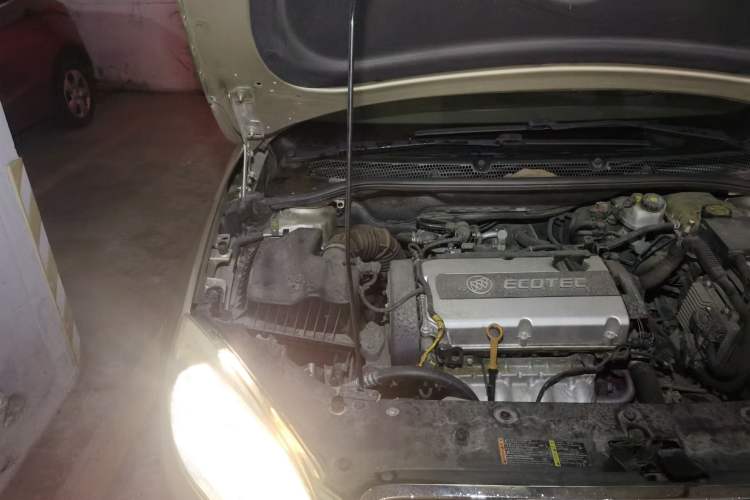 Used Buick GT 2012 GT 1.6L Automatic Fashion Edition Engine Bay Right