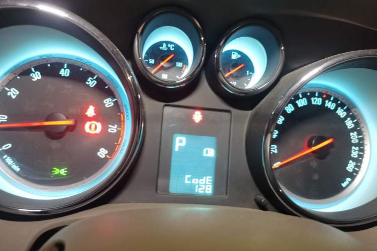 Used Buick GT 2012 GT 1.6L Automatic Fashion Edition Instrument Cluster