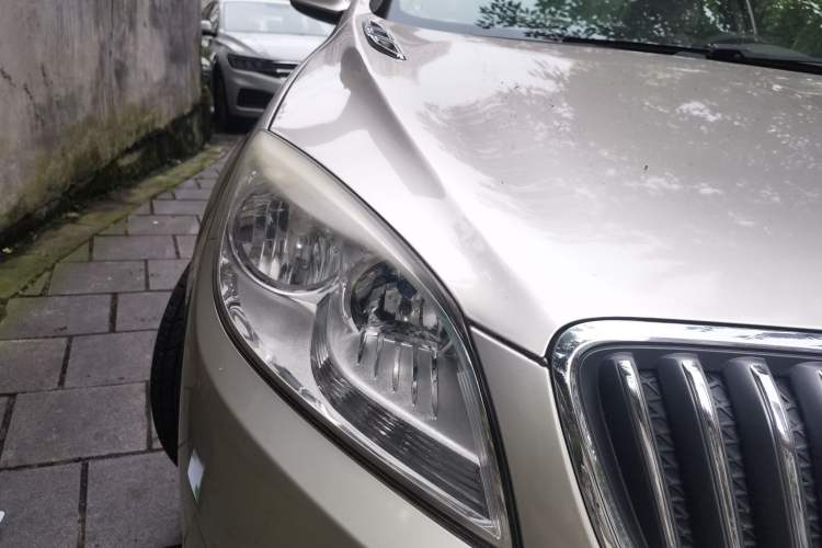 Used Buick GT 2012 GT 1.6L Automatic Fashion Edition Right Front Headlight