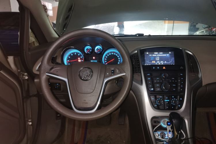 Used Buick GT 2012 GT 1.6L Automatic Fashion Edition Steering Wheel