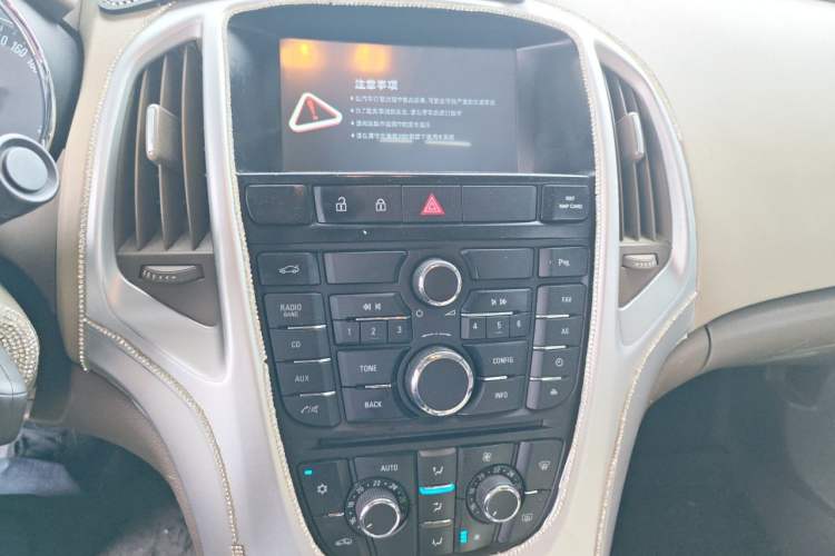 Used Buick GT 2012 GT 1.6L Automatic Fashion Edition Audio And AC Panel