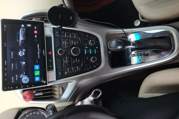 Used Buick GT 2012 GT 1.6L Automatic Fashion Edition Audio And AC Panel