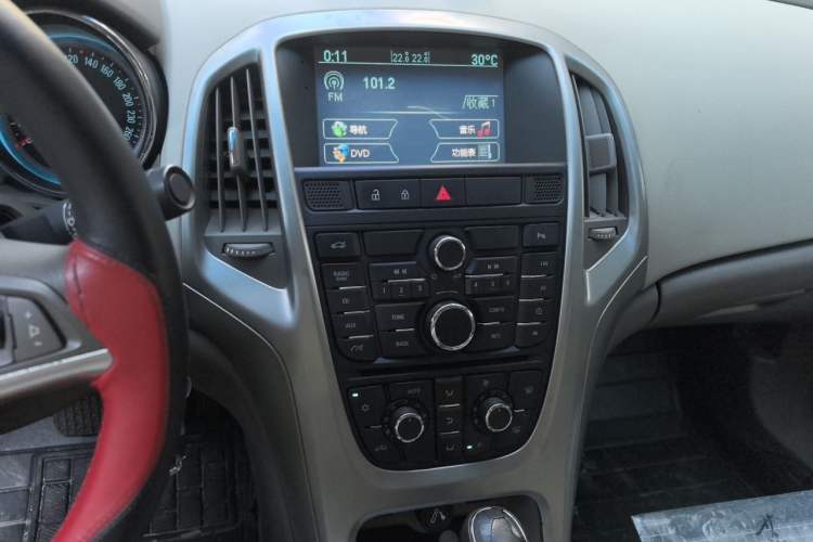 Used Buick GT 2012 GT 1.6L Automatic Fashion Edition Audio And AC Panel