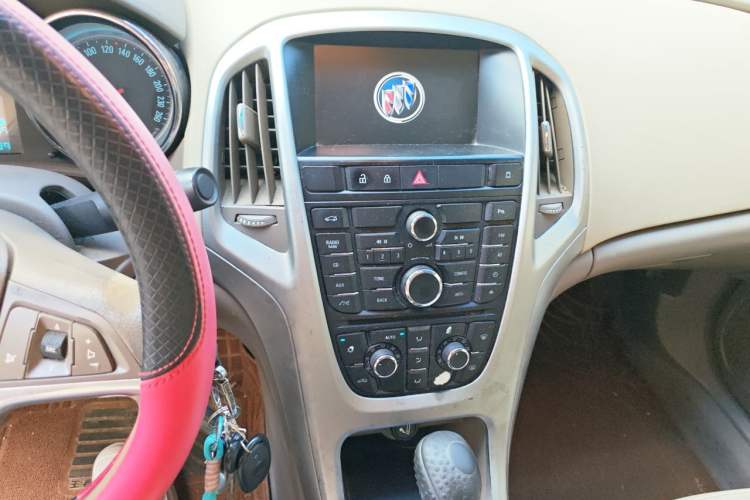 Used Buick GT 2012 GT 1.6L Automatic Fashion Edition Audio And AC Panel