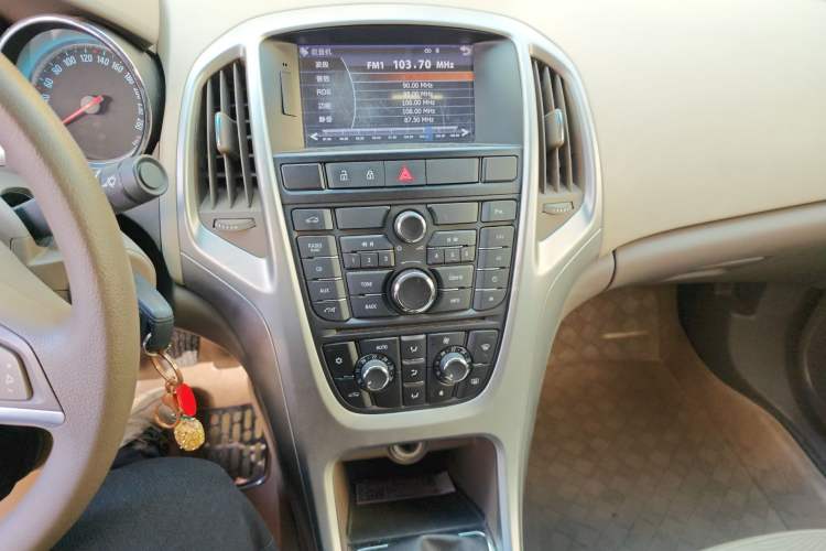 Used Buick GT 2012 GT 1.6L Manual Entry-Level Model Audio And AC Panel