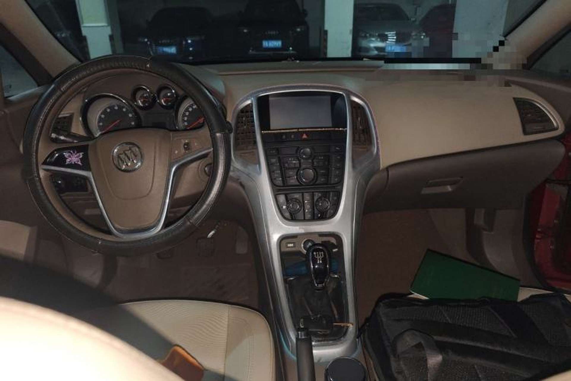 Used Buick GT 2012 GT 1.6L Manual Entry-Level Model Center Console