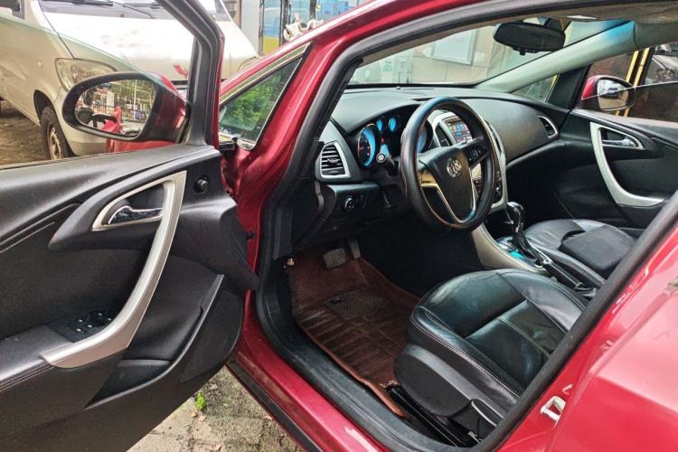 Used Buick GT 2012 GT 1.8L Automatic Fashionable Leather Edition Driver Seat