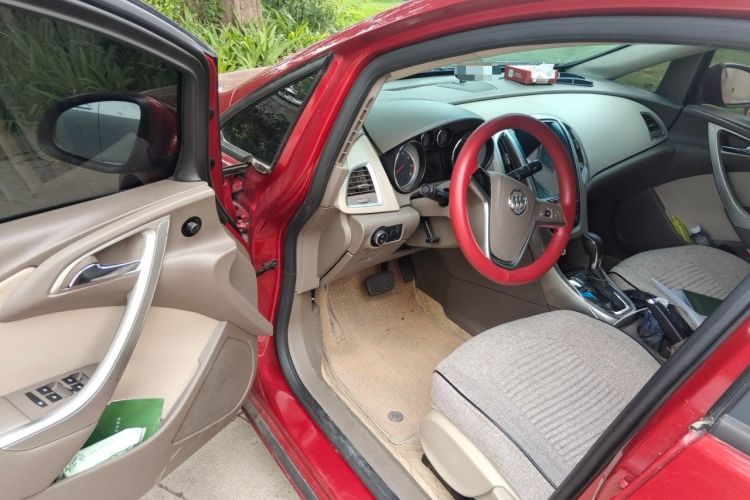 Used Buick GT 2012 GT 1.6L Automatic Fashion Edition Driver Seat
