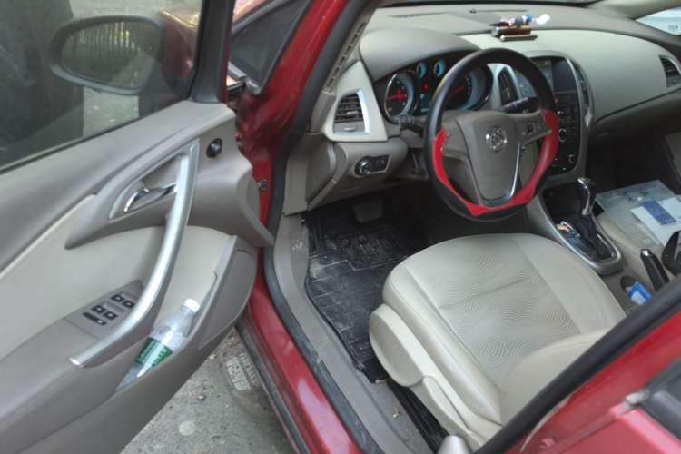 Used Buick GT 2012 GT 1.6L Automatic Fashion Edition Driver Seat