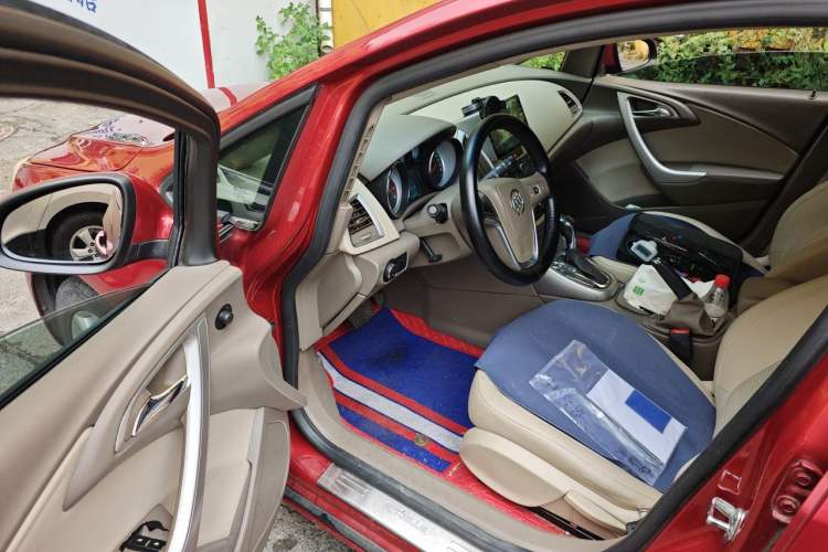 Used Buick GT 2012 GT 1.6L Automatic Fashion Edition Driver Seat