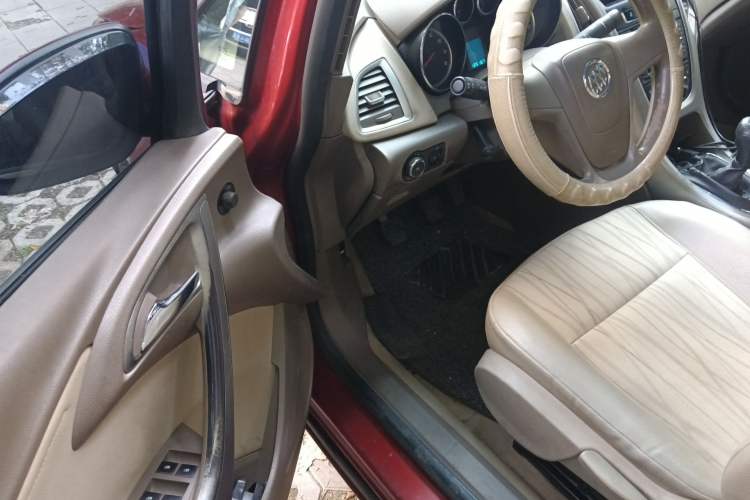 Used Buick GT 2012 GT 1.6L Manual Comfort Edition Driver Seat