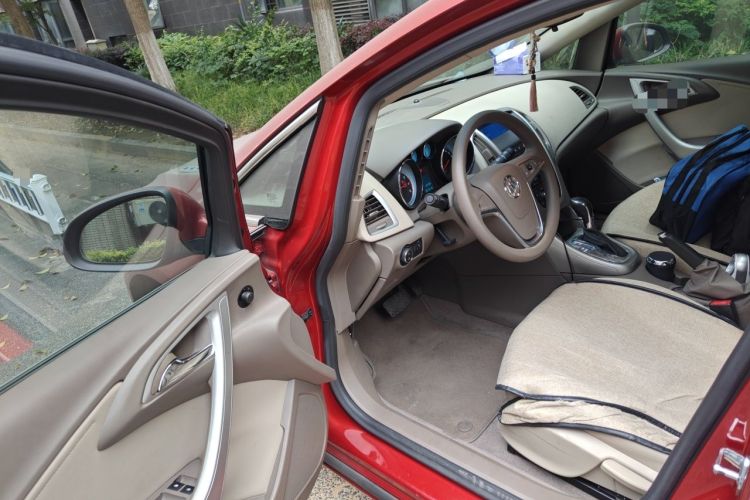 Used Buick GT 2012 GT 1.6L Automatic Fashion Edition Driver Seat
