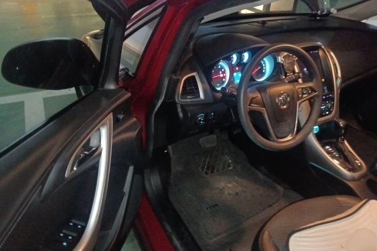 Used Buick GT 2012 XT 1.6L Automatic Fashion Edition Driver Seat