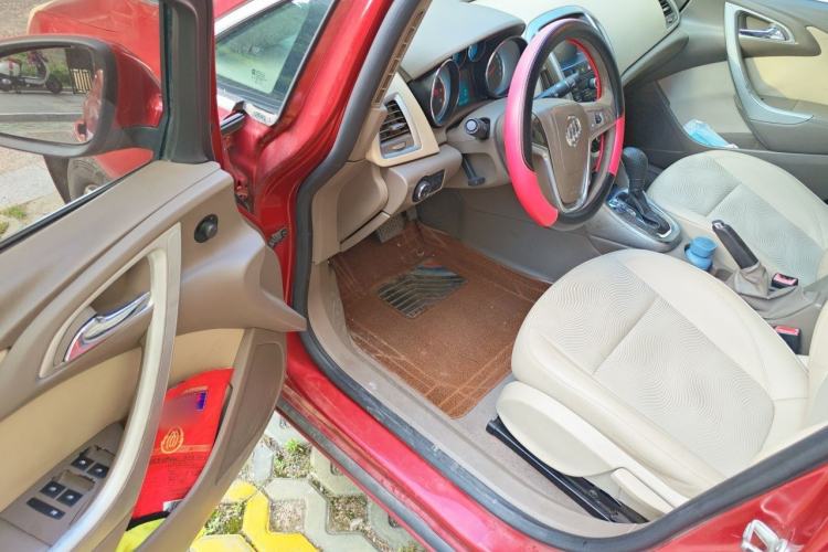 Used Buick GT 2012 GT 1.6L Automatic Fashion Edition Driver Seat